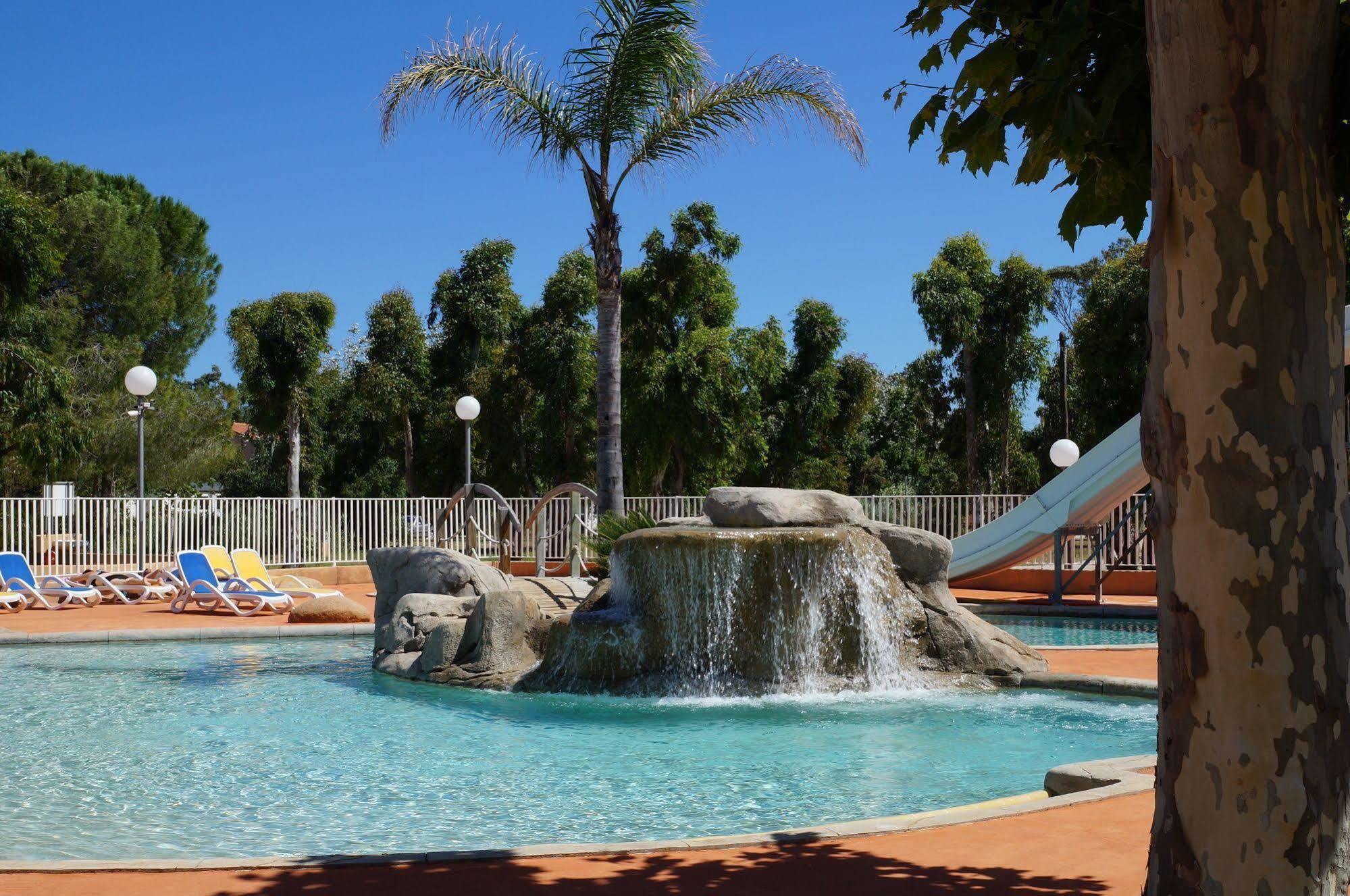 Camping International Кальві Екстер'єр фото